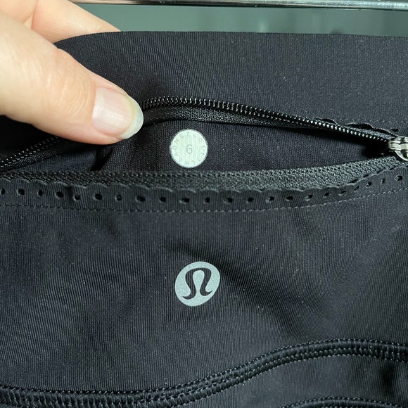 Lululemon tights - Picture 5 of 6